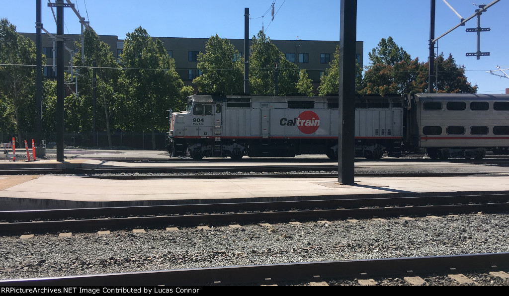 Caltrain 904